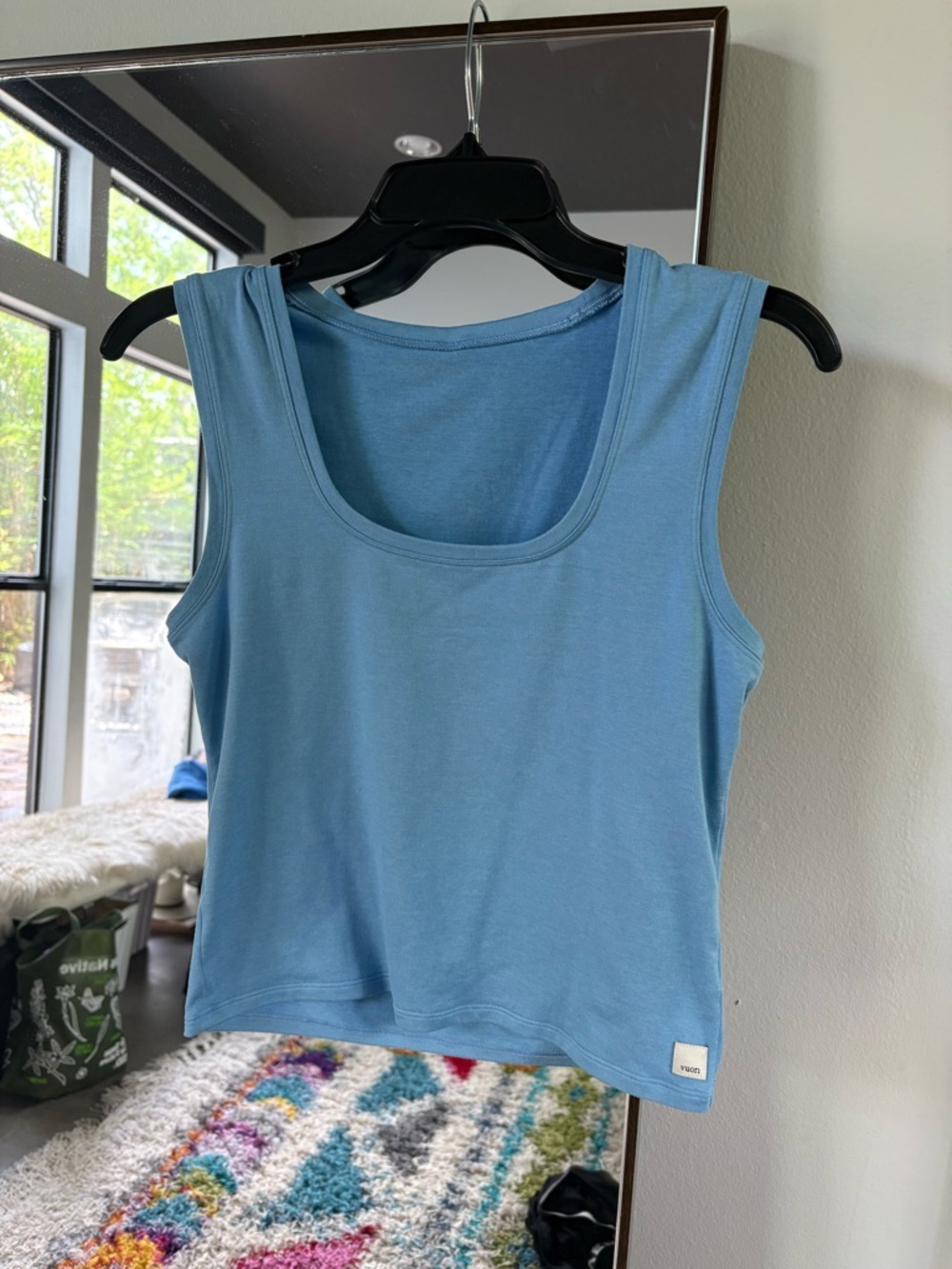 Vuori Halo Essential Blue Scoop Neck Tank Top - M